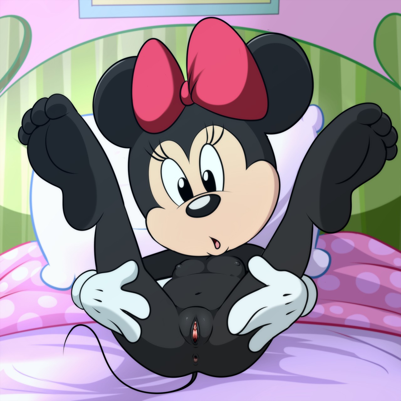 Minnie Mouse page 1 full